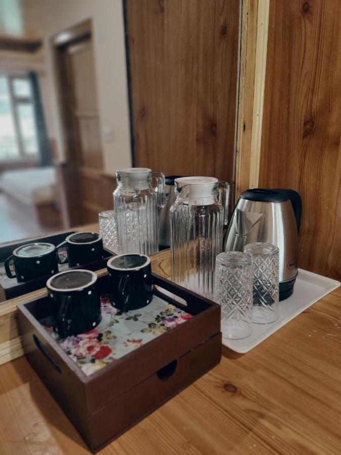 The Woodpecker Inn & Cafe, Jibhi מראה חיצוני תמונה